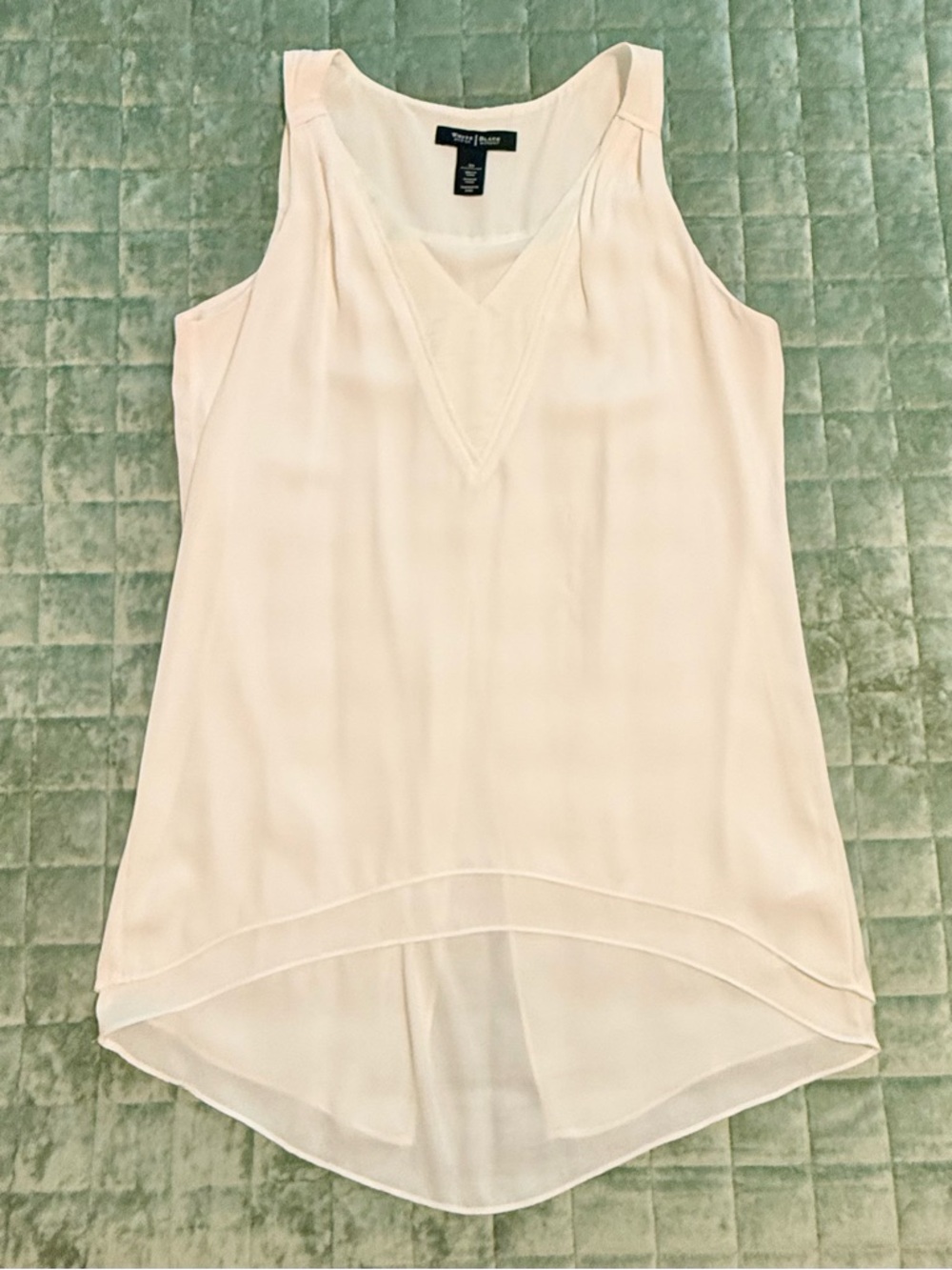 White House Black Market V-Neck Sleeveless Chiffon Camisole | Cream